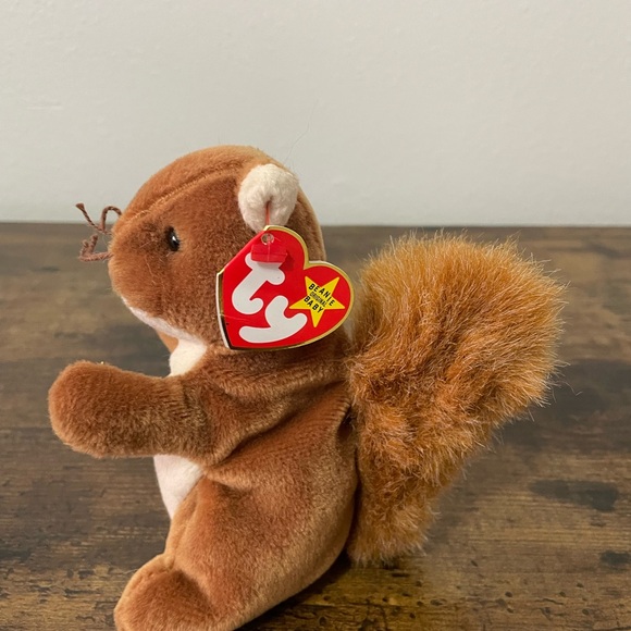 Ty Beanie Baby * Nuts the Squirrel * Date of birth: Jan 21, 1996 * - Picture 3 of 6